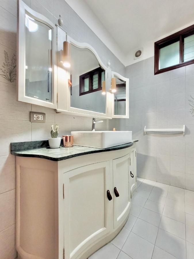 拉克鲁斯The Balcony House With Free Parking公寓 外观 照片